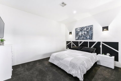 KENNEDY EXECUTIVE TOWNHOUSE - Melbourne Tourism 2