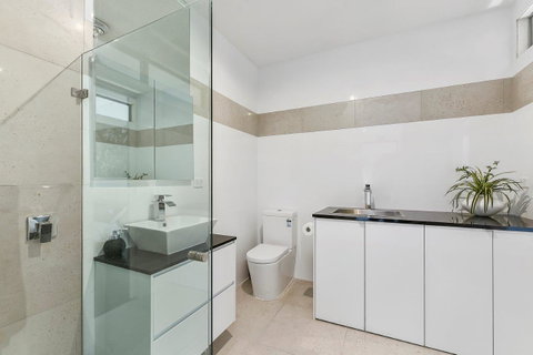 KENNEDY EXECUTIVE TOWNHOUSE - Melbourne Tourism 5
