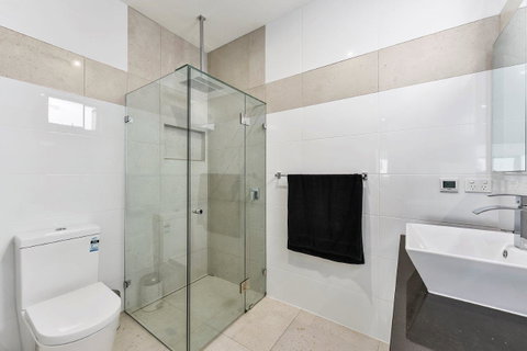 KENNEDY EXECUTIVE TOWNHOUSE - Melbourne Tourism 7