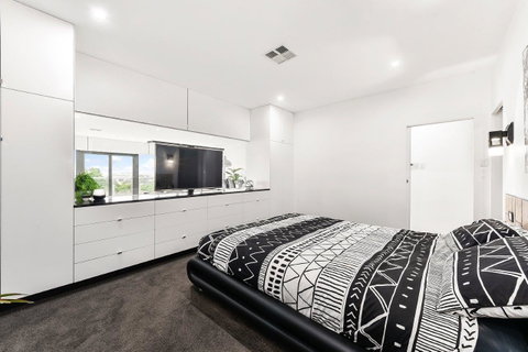 KENNEDY EXECUTIVE TOWNHOUSE - Melbourne Tourism 20