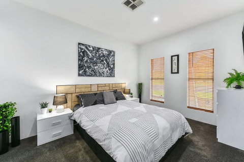 KENNEDY EXECUTIVE TOWNHOUSE - Melbourne Tourism 4
