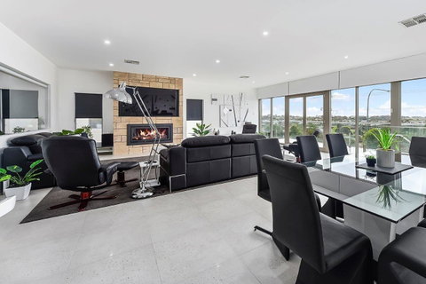 KENNEDY EXECUTIVE TOWNHOUSE - Melbourne Tourism 19