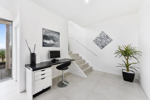 KENNEDY EXECUTIVE TOWNHOUSE - Melbourne Tourism 8