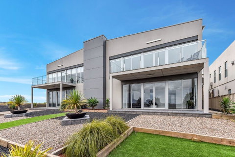 KENNEDY EXECUTIVE TOWNHOUSE - Melbourne Tourism 15