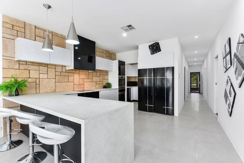 KENNEDY EXECUTIVE TOWNHOUSE - Melbourne Tourism 6