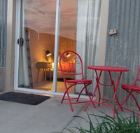 Desert Gum Retreat Gough St - Melbourne Tourism
