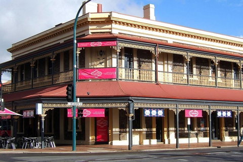 Executive 3 Bedroom Apartment + Internet + Parking - Melbourne Tourism 43