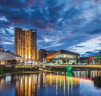 Executive 3 Bedroom Apartment  Internet  Parking - Melbourne Tourism