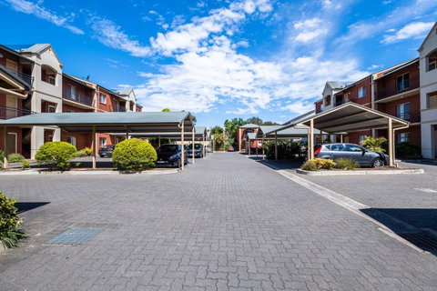 Executive 3 Bedroom Apartment + Internet + Parking - Melbourne Tourism 35