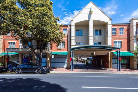 Executive 3 Bedroom Apartment + Internet + Parking - Melbourne Tourism 23