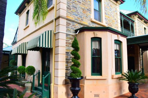 Grand Bluestone Mansion - Melbourne Tourism 25