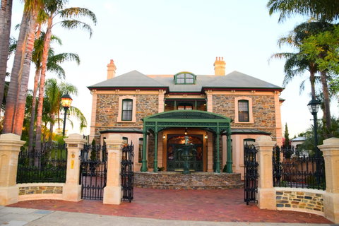 Grand Bluestone Mansion - Melbourne Tourism 26