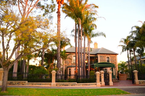Grand Bluestone Mansion - Melbourne Tourism 0