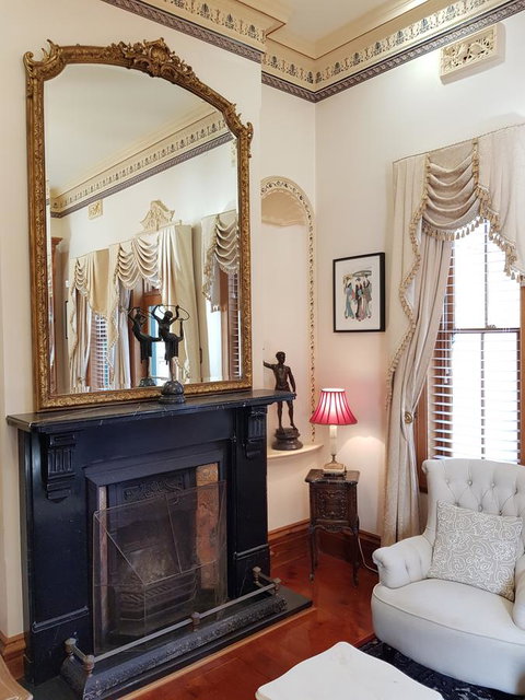 Grand Bluestone Mansion - Melbourne Tourism 5