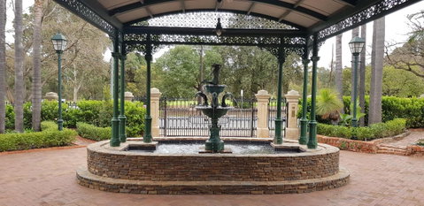 Grand Bluestone Mansion - Melbourne Tourism 22