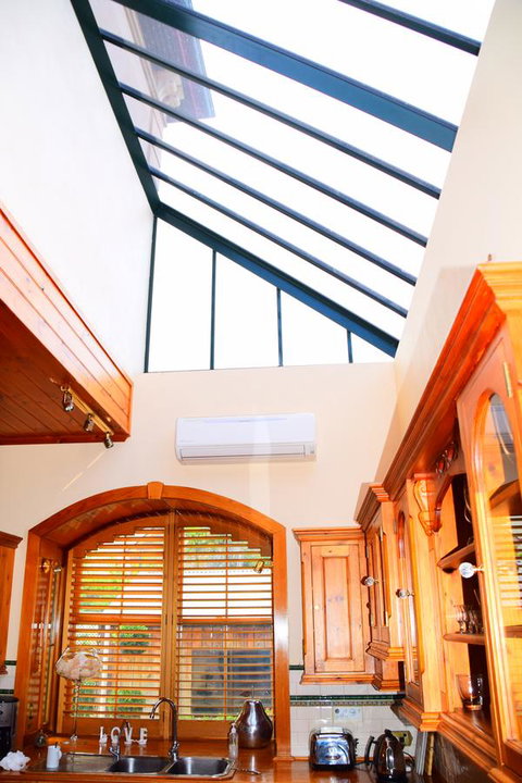 Grand Bluestone Mansion - Melbourne Tourism 11