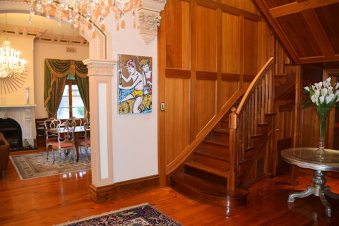 Grand Bluestone Mansion - Melbourne Tourism 12