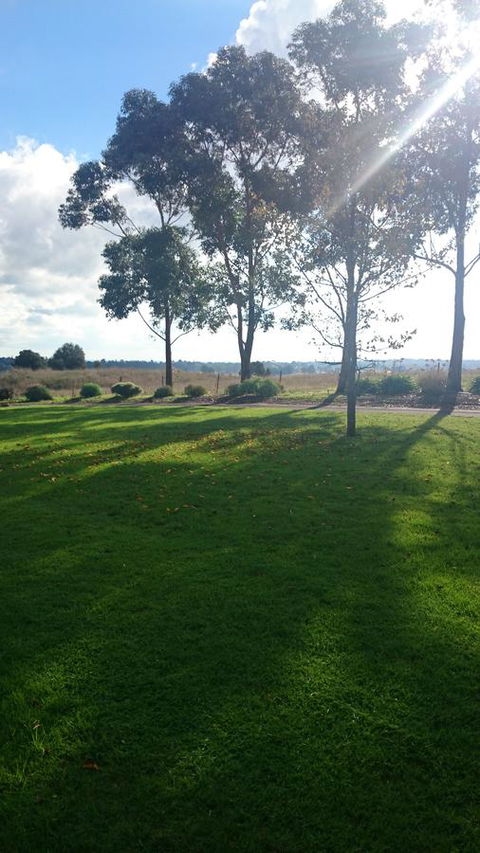 Hilltop Escape - Melbourne Tourism 19