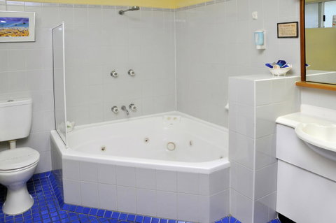 Aston Motel Yamba - Melbourne Tourism 8