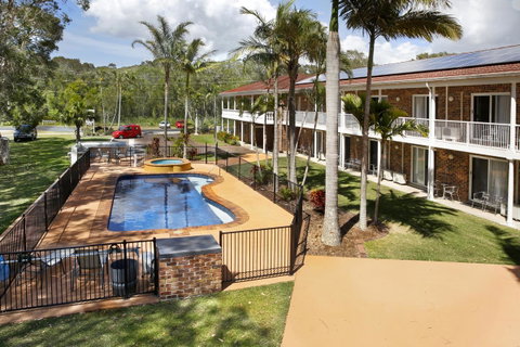 Aston Motel Yamba - Melbourne Tourism 13