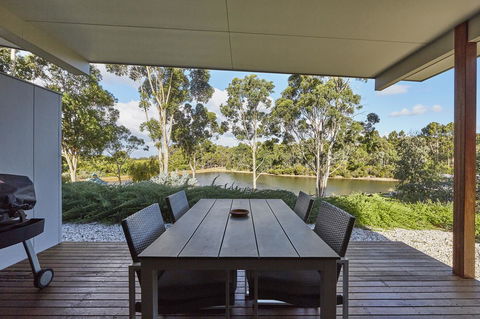 Eight Willows Retreat - Melbourne Tourism 4