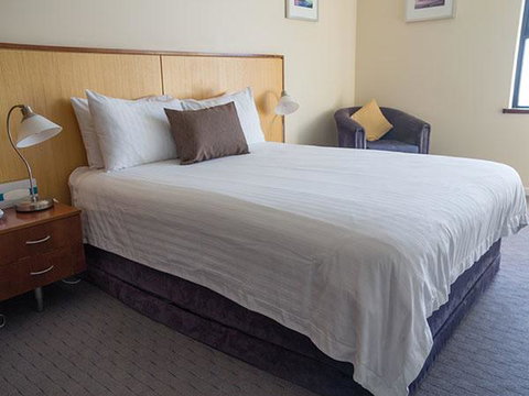 Ocean Beach Hotel - Melbourne Tourism 0