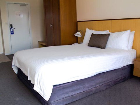 Ocean Beach Hotel - Melbourne Tourism 2