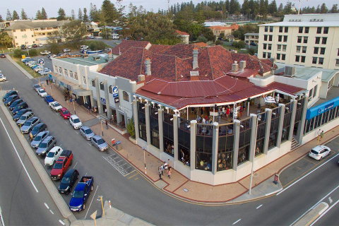 Ocean Beach Hotel - Melbourne Tourism 3