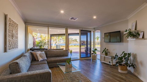 Starboard Views Kalbarri - River Front Apartment - Melbourne Tourism 0