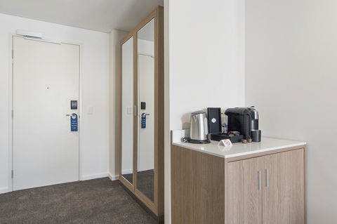 Metro Hotel Perth - Melbourne Tourism 1