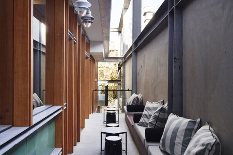 Alex Hotel - Melbourne Tourism 24