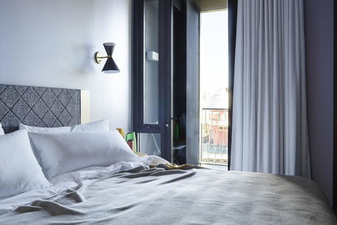 Alex Hotel - Melbourne Tourism 21