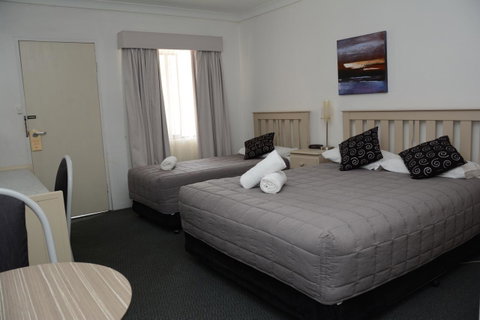 Ben Chifley Motor Inn - Melbourne Tourism 14