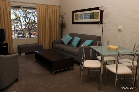 Mollymook Cove Apartments - Melbourne Tourism 3