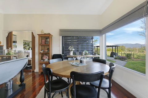 Romanz In The Valley (Luxury B&B) - Melbourne Tourism 18