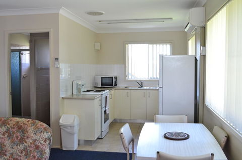 Sundial Holiday Units - Melbourne Tourism 42