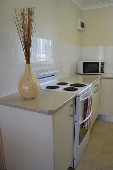 Sundial Holiday Units - Melbourne Tourism 17