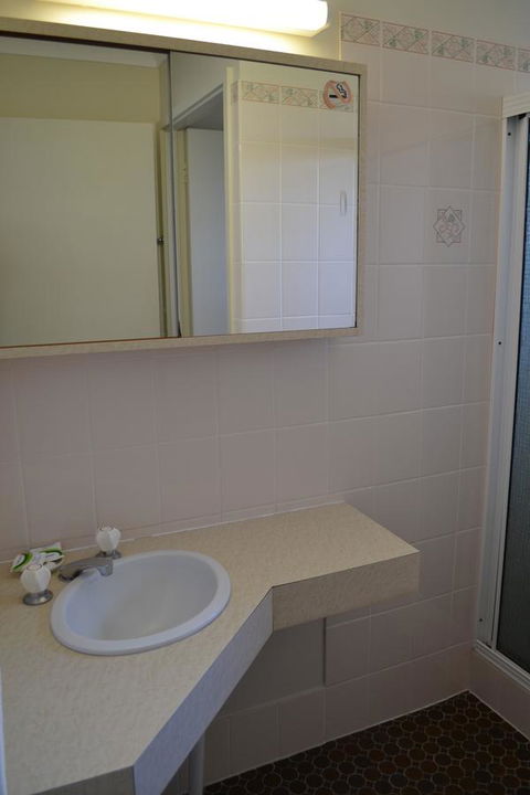 Sundial Holiday Units - Melbourne Tourism 28