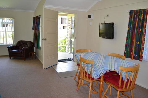 Sundial Holiday Units - Melbourne Tourism 26