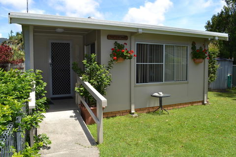 Sundial Holiday Units - Melbourne Tourism 8
