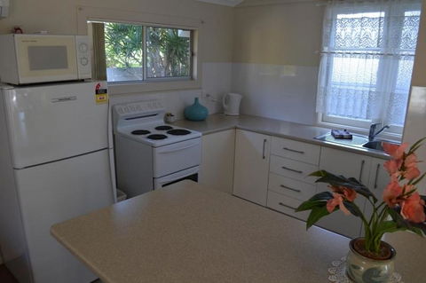Sundial Holiday Units - Melbourne Tourism 4