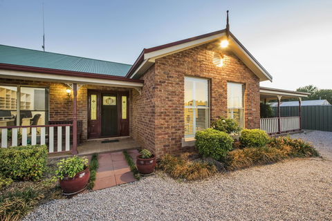 Colonial Court Villas - Melbourne Tourism 1