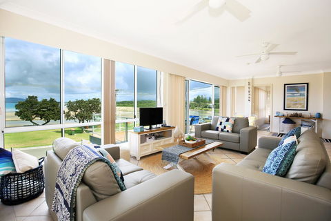 The Rotunda, Gerroa - Melbourne Tourism 7