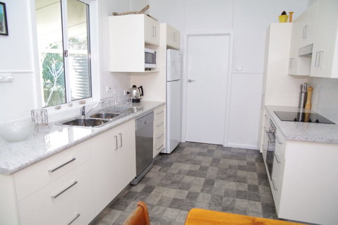 Fleur Cottage, 7 Willow Street - Melbourne Tourism 2