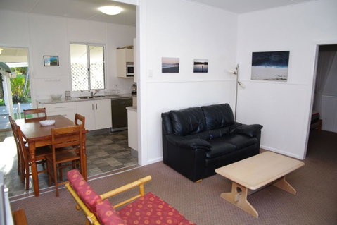 Fleur Cottage, 7 Willow Street - Melbourne Tourism 8