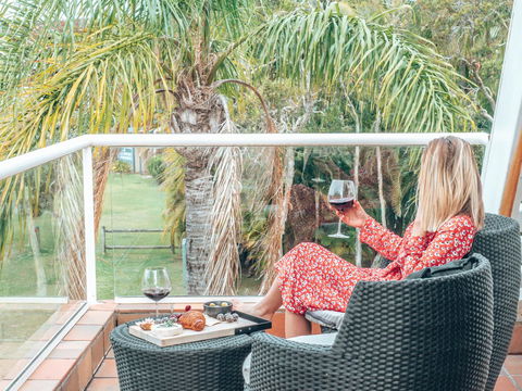 Waves Byron Bay - Melbourne Tourism 19