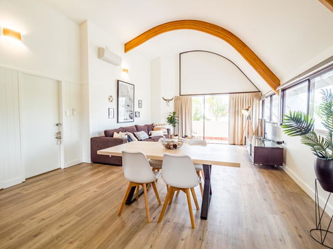 Waves Byron Bay - Melbourne Tourism 4