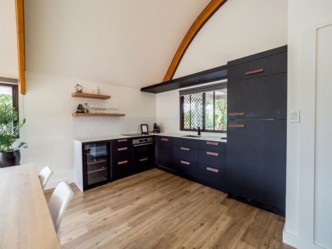 Waves Byron Bay - Melbourne Tourism 12