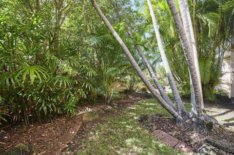 Waves Byron Bay - Melbourne Tourism 44