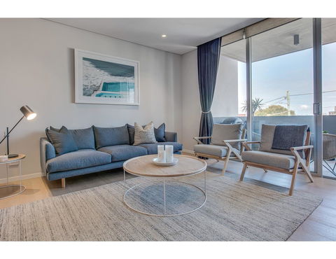 Oceanside Elegance At Superb Home Steps From Sand - Melbourne Tourism 0